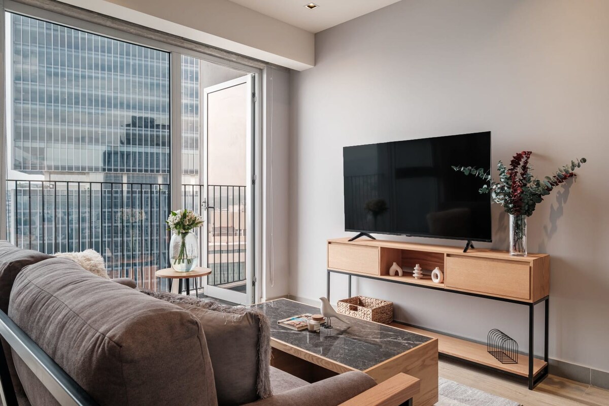 Ultra-Luxury 1-Bedroom with Balcony and City View — Guadalajara, Jalisco — vacation rental