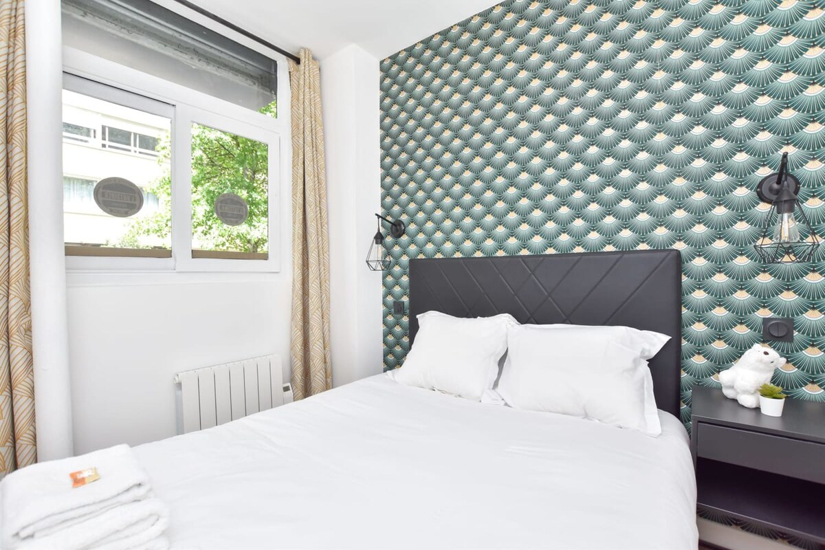 Renovated 2BD apartment in Parc Belleville — Paris, Île-de-France — vacation rental