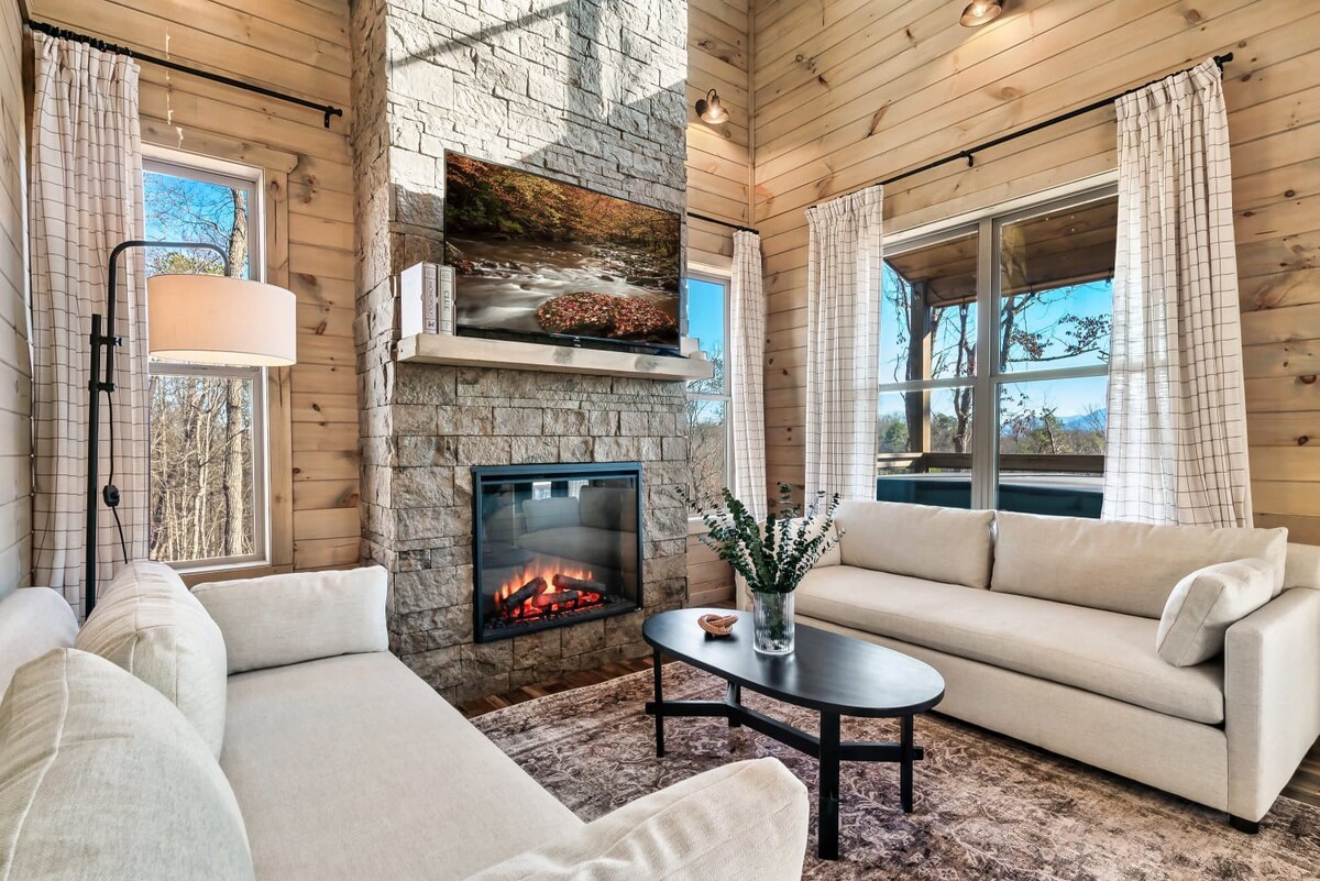 The Everwood Fall Escape | Pool, Hot tub, Grill — Gatlinburg, TN — vacation rental