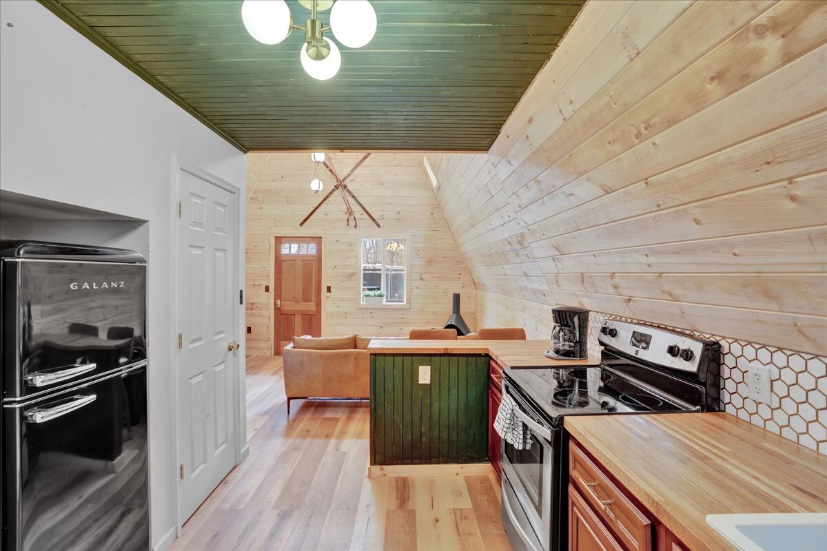 Enchanted A-Frame Cabin | Hot Tub | Firepit