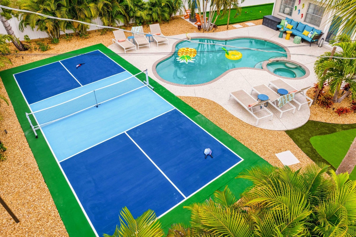 12 min to Beach, Hot Tub, Pickleball, Game Room — Bradenton, FL — vacation rental