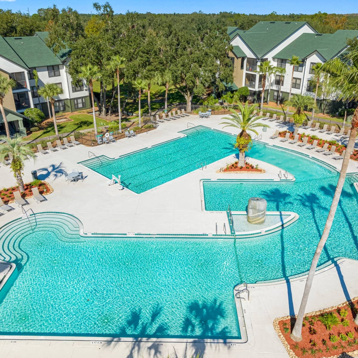 3 MI to USF! Pool! GYM & Pet Friendly!