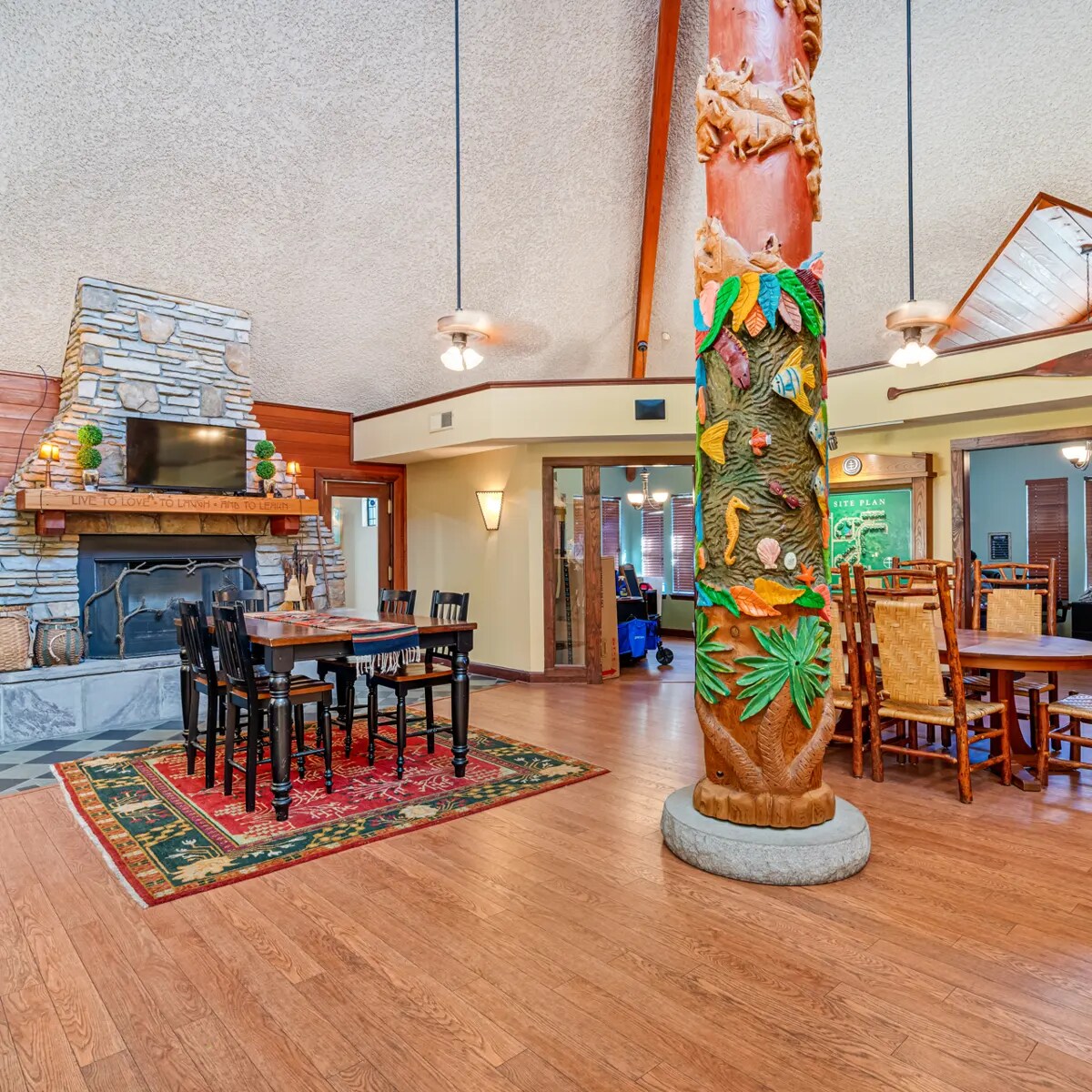 Family home w/pool, patio & gym