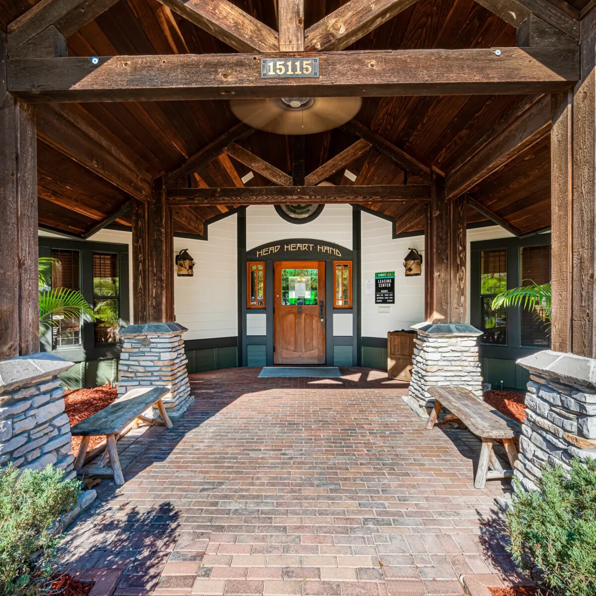 Family home w/pool, patio & gym