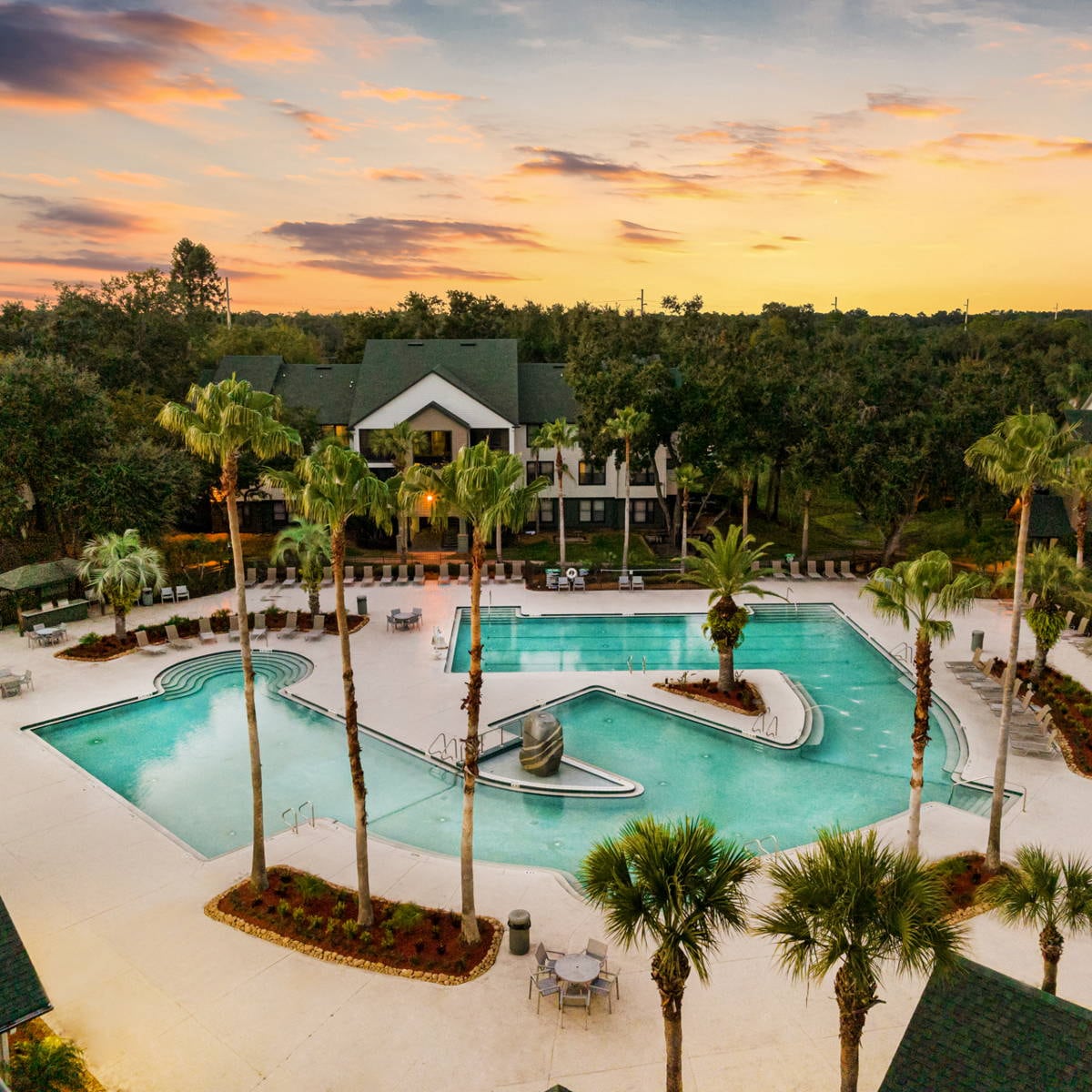 Family home w/pool, patio & gym