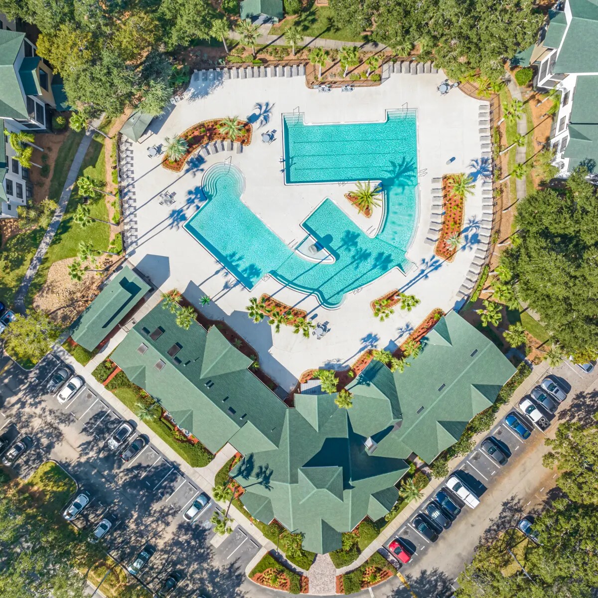 Family home w/pool, patio & gym