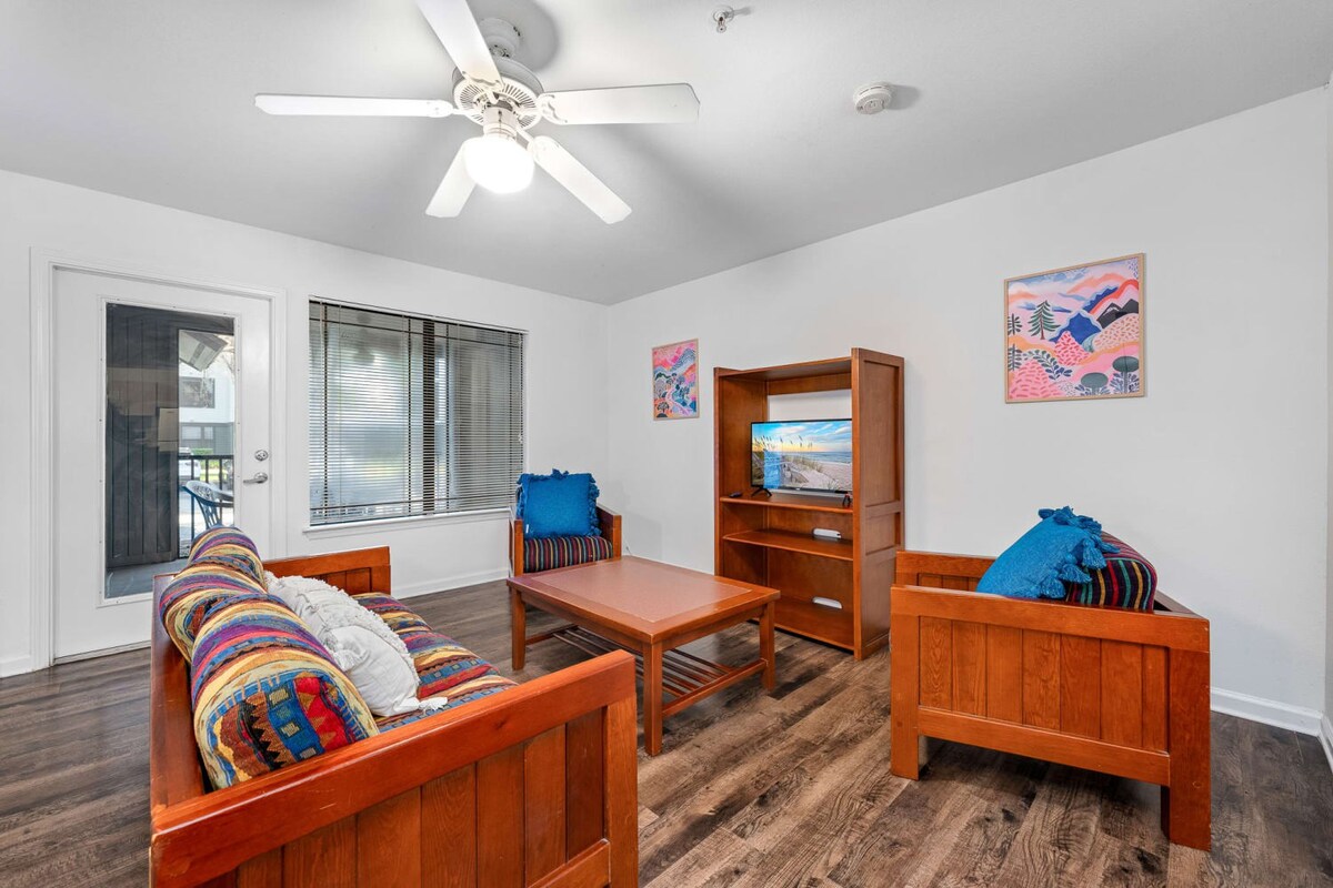 Family home w/pool, patio & gym