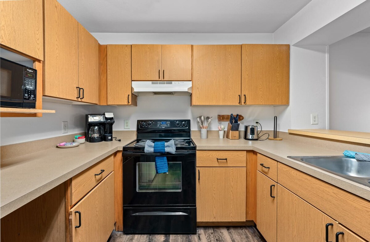 Family home w/pool, patio & gym