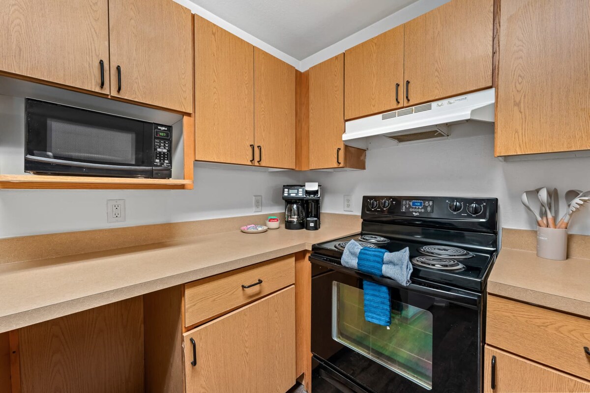 Family home w/pool, patio & gym