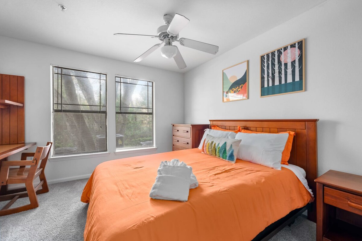 Family home w/pool, patio & gym