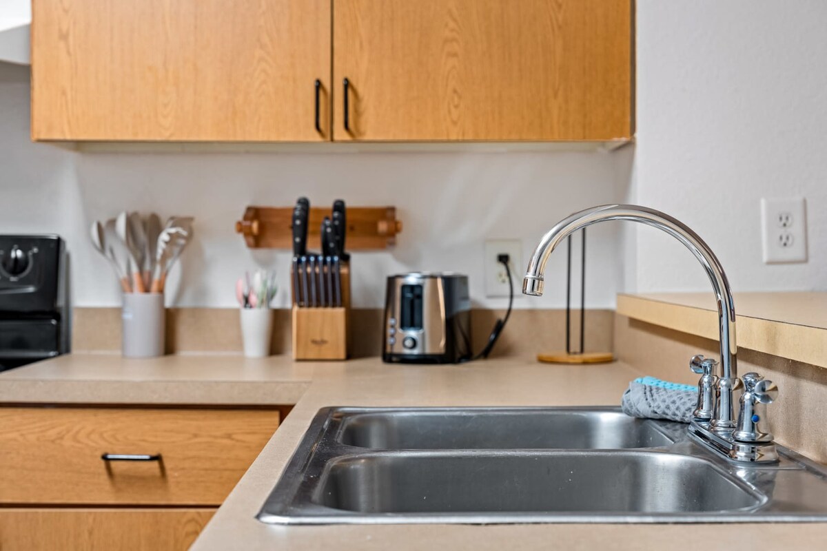 Family home w/pool, patio & gym