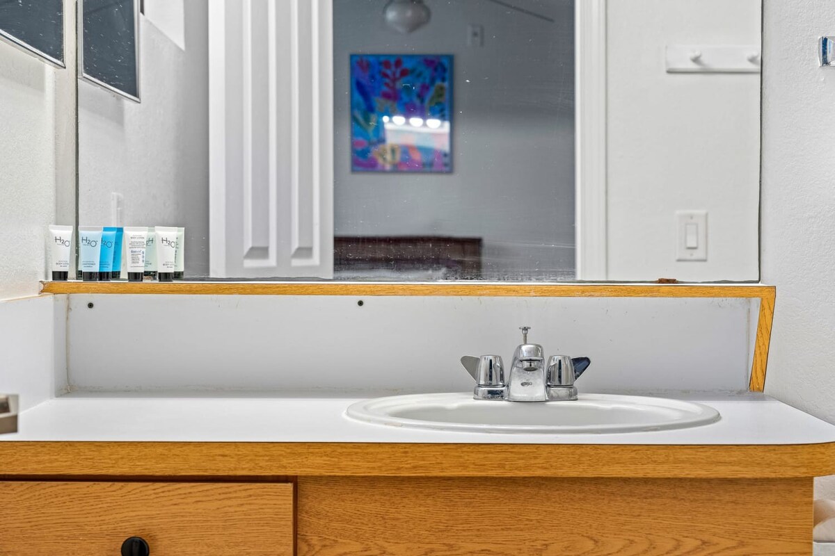 Family home w/pool, patio & gym