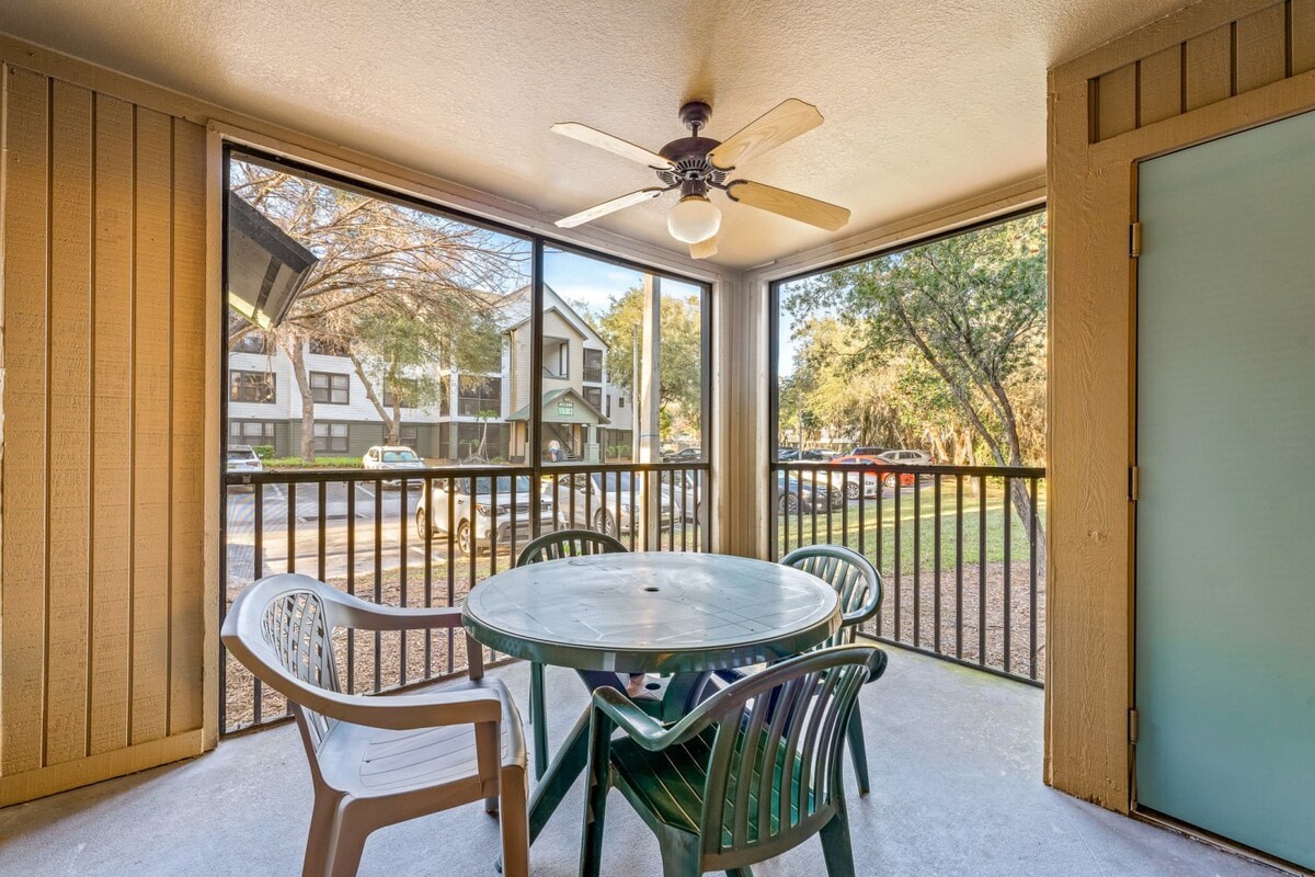 Family home w/pool, patio & gym