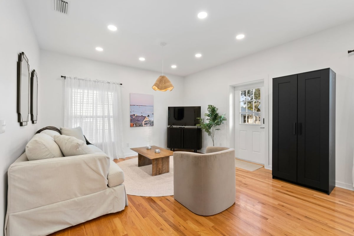 Uptown Loft - Bright - Modern - Walkable — St. Augustine, FL — vacation rental