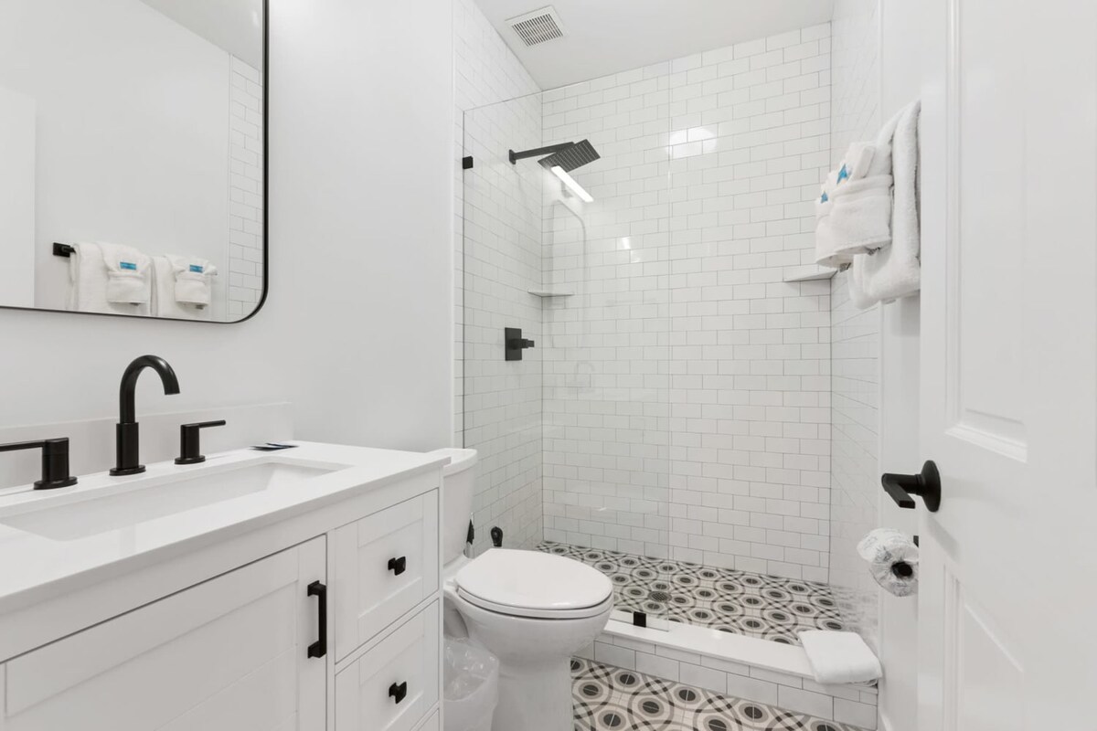 Uptown Loft - Bright - Modern - Walkable — photo 12