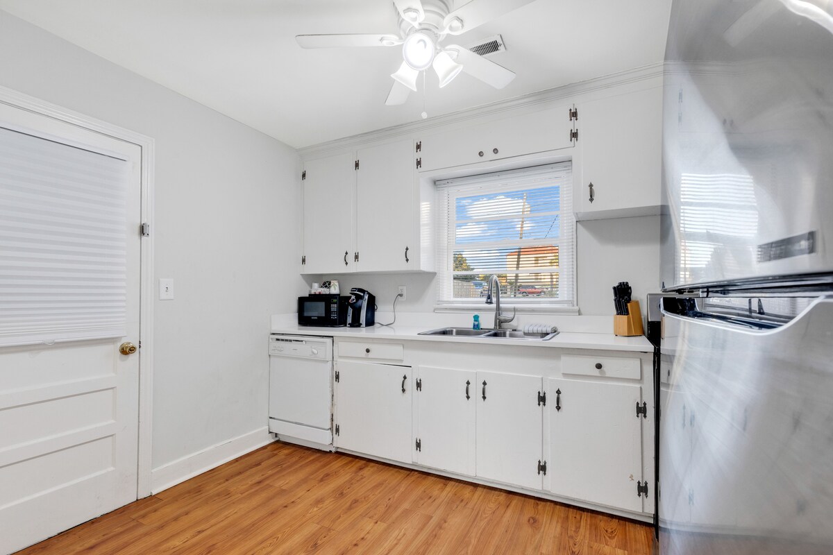 Cottage Beach House at Holiday Shores | Photo 18