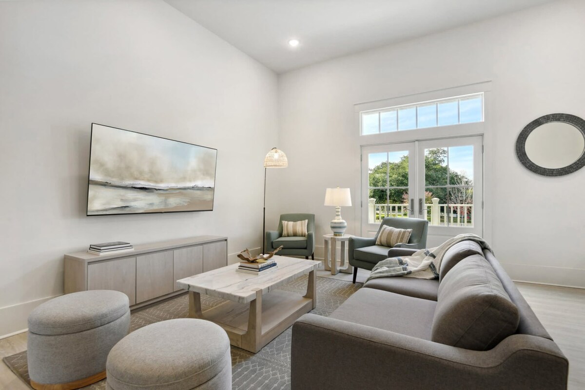Luxurious Bay St Louis Condos | Near Old Town — Bay St. Louis, MS — vacation rental
