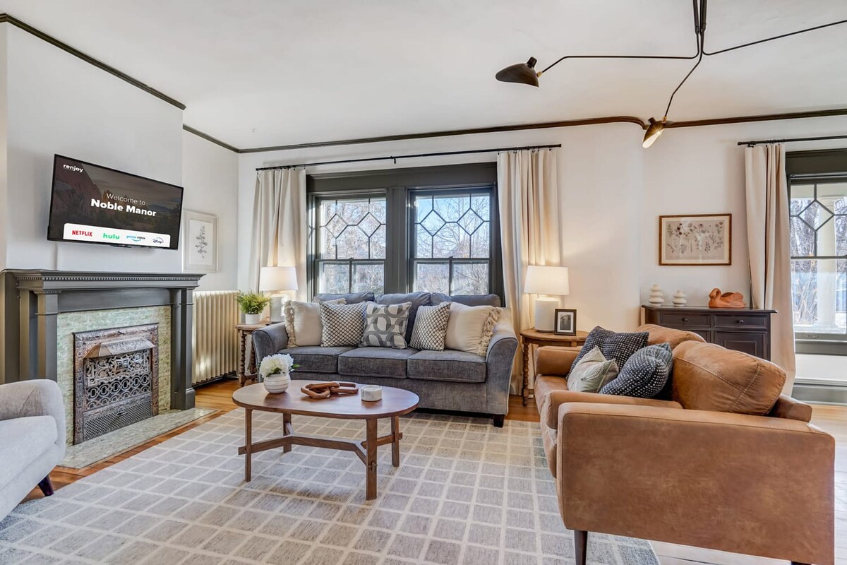 Noble Manor: Stylish Retreat w/ Hot Tub & BBQ — Colorado Springs, CO — vacation rental