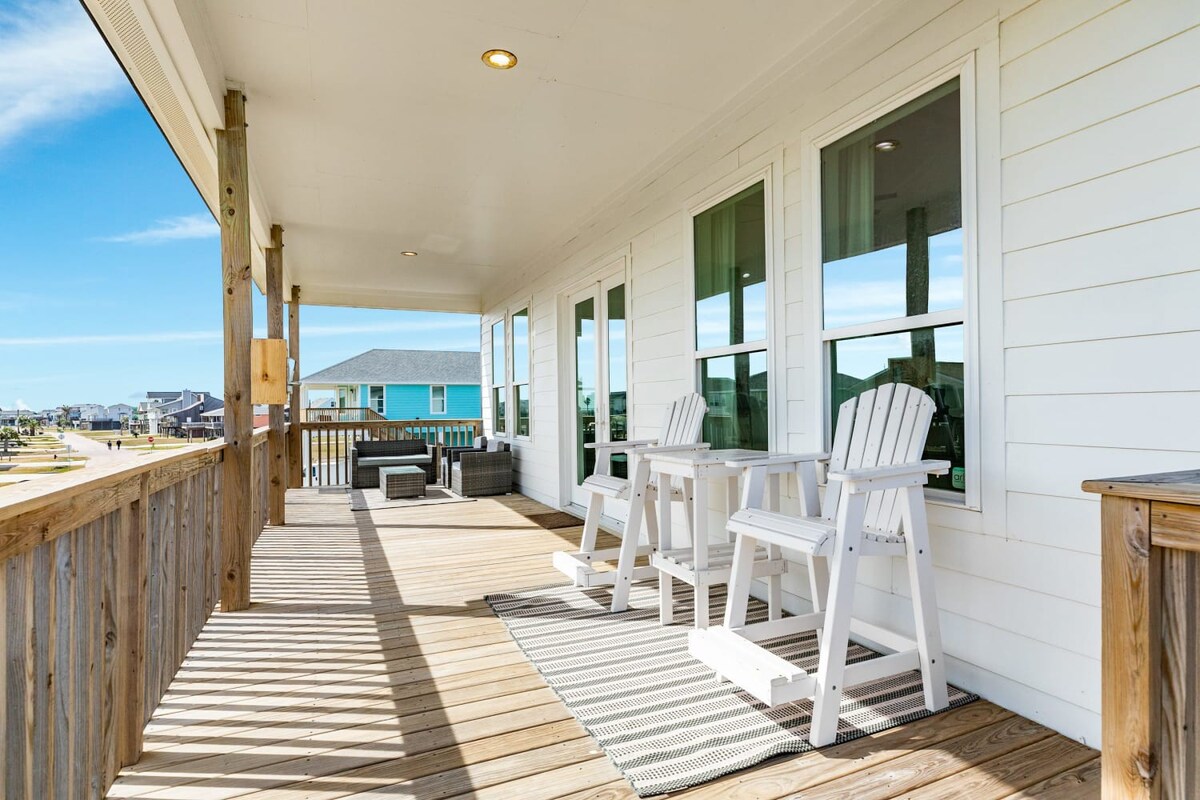 7 Palms of Terramar Gulf Breezes Stunning Kitchen Decor | Photo 3