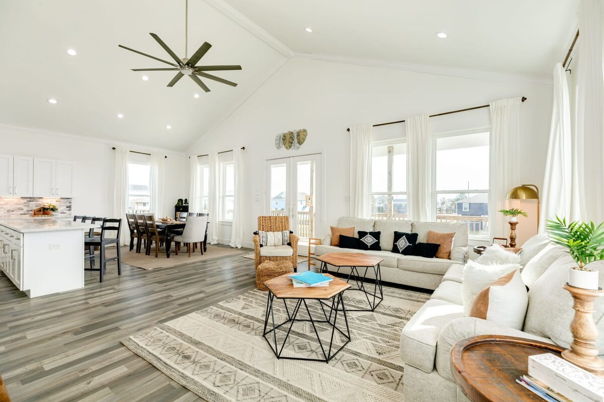 7 Palms of Terramar Gulf Breezes Stunning Kitchen Decor