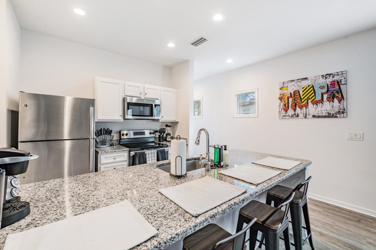 Downtown Tampa | 4 min Walk to Armature Works — Tampa, FL — vacation rental