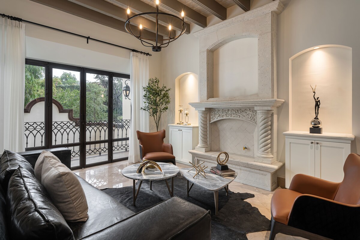 Casa Lu, Modern 3BR Home in Centro with Rooftop — San Miguel de Allende, Guanajuato — vacation rental