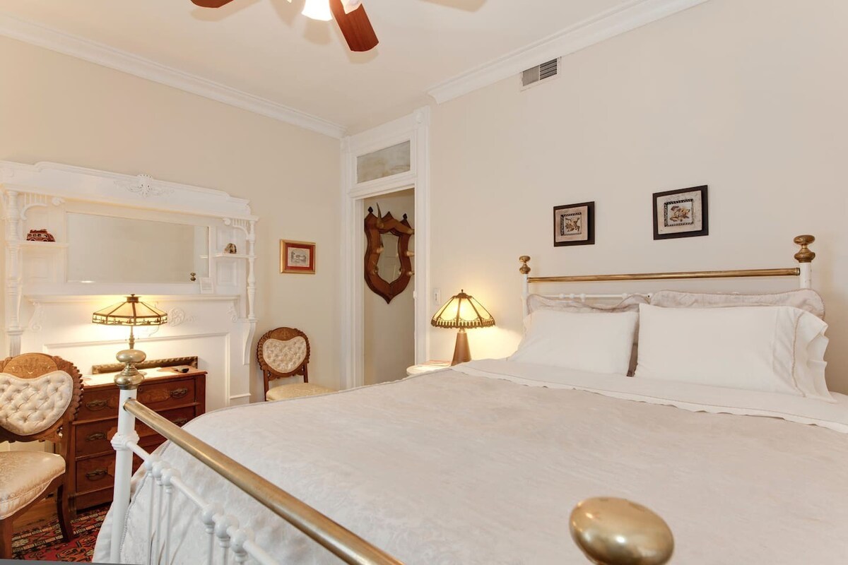 Historic DuPont Circle Inn ~ Cuban Room — District of Columbia, DC — vacation rental