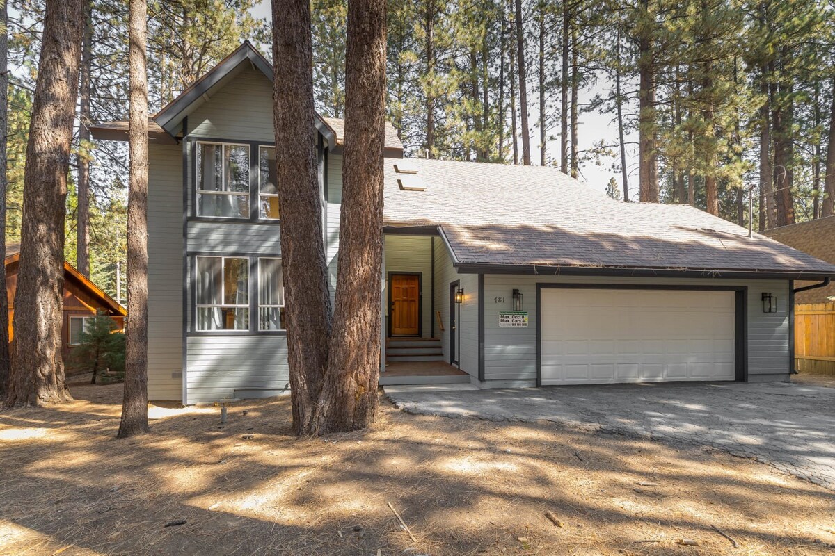 Walk to Snow Summit. Game room, BBQ and Spa!