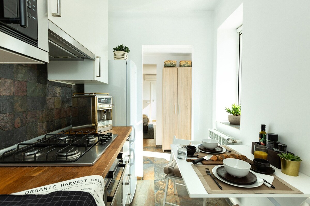The kitchen is well equipped with everything you might need. From an oven & microwave, to pans & bowls.