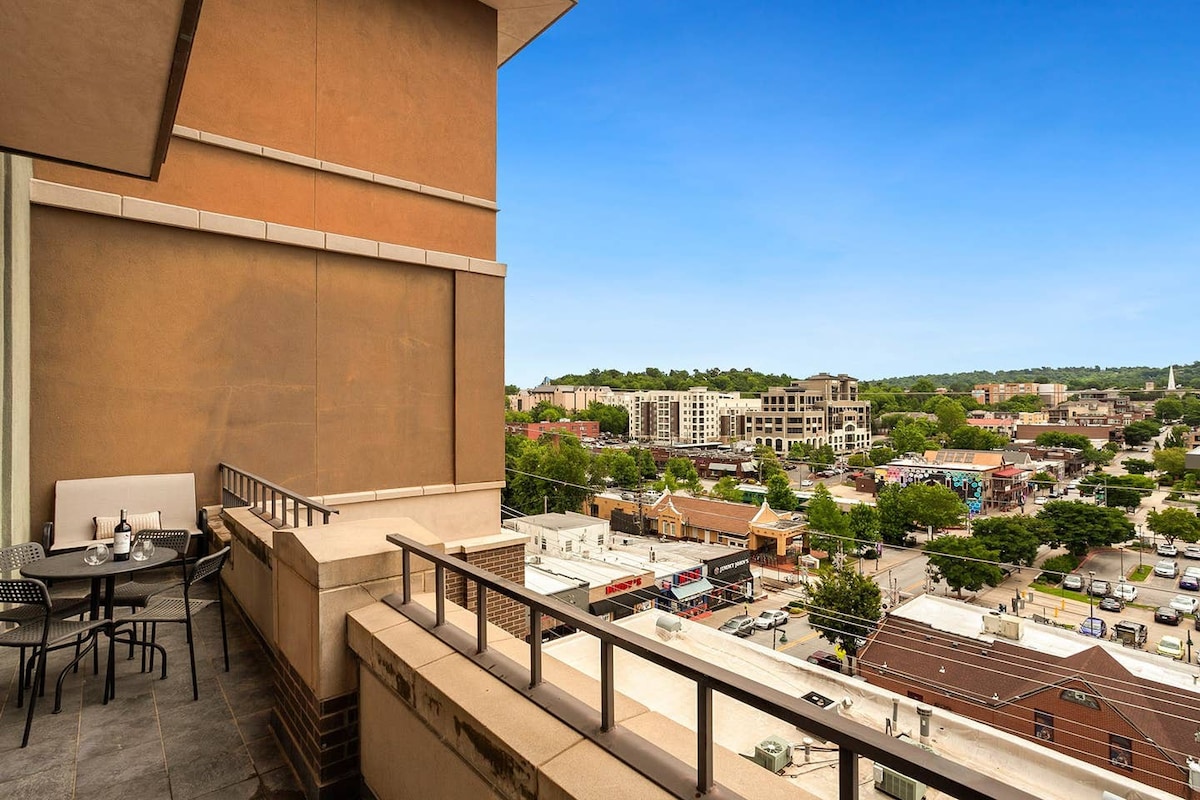 The East View - Downtown - Steps to Dickson 4