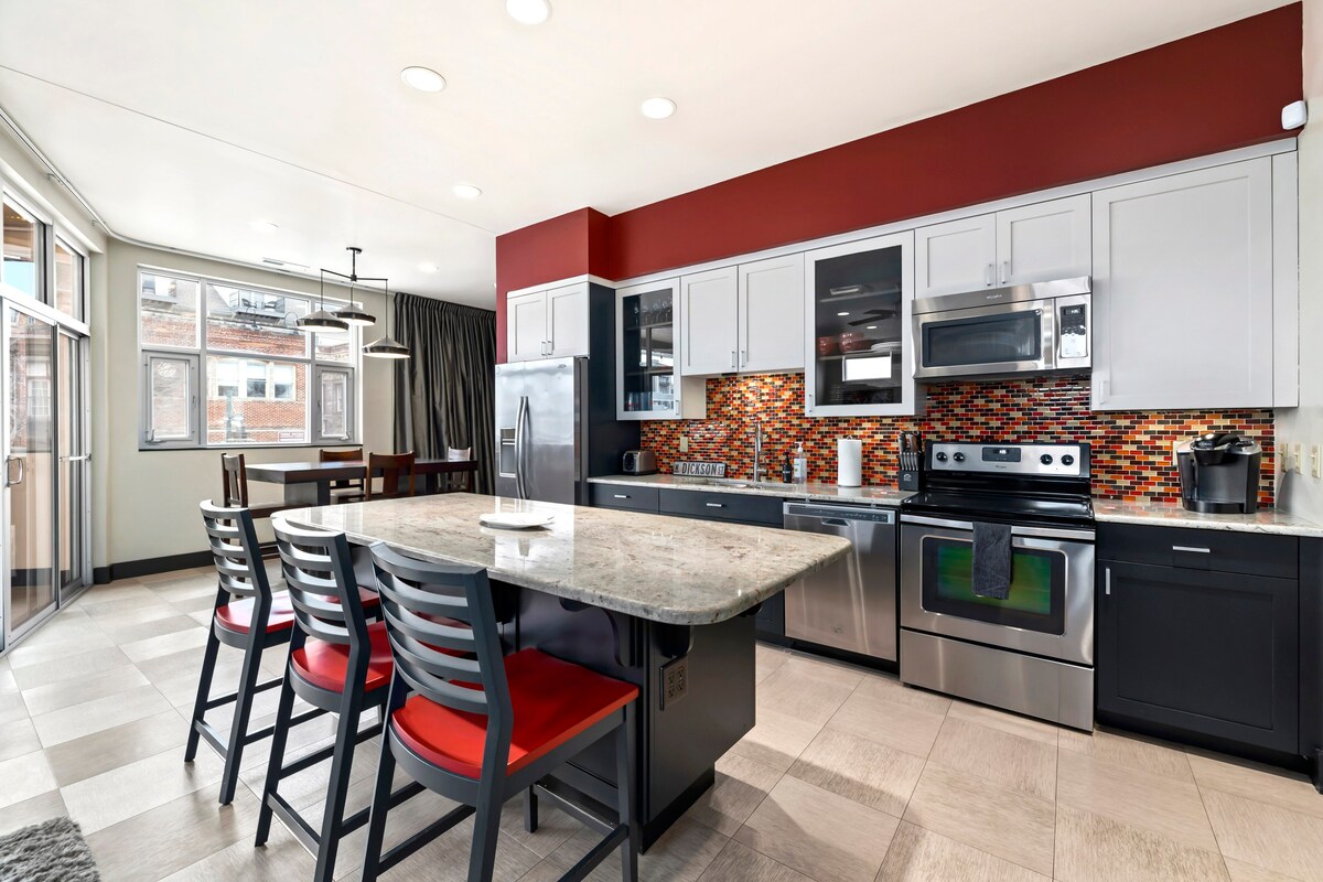 Dickson St Condo - On Dickson Street - Walkable 6