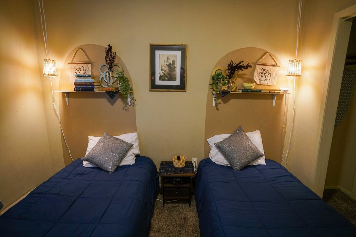 Twin Suite near NDSU (APT 6)