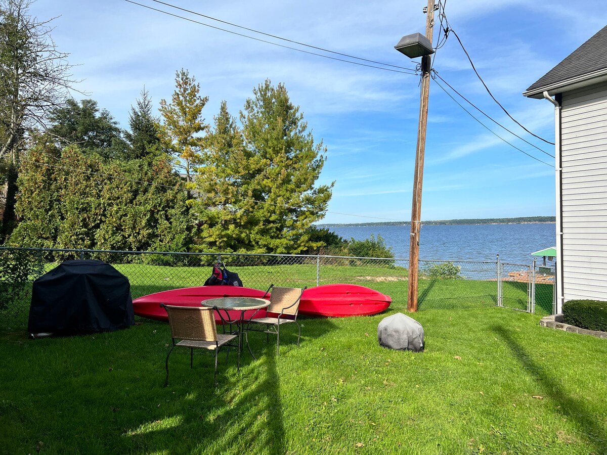 Lakeside Cottage w/ Fire Pit & Kayaks — Geneva, NY — vacation rental