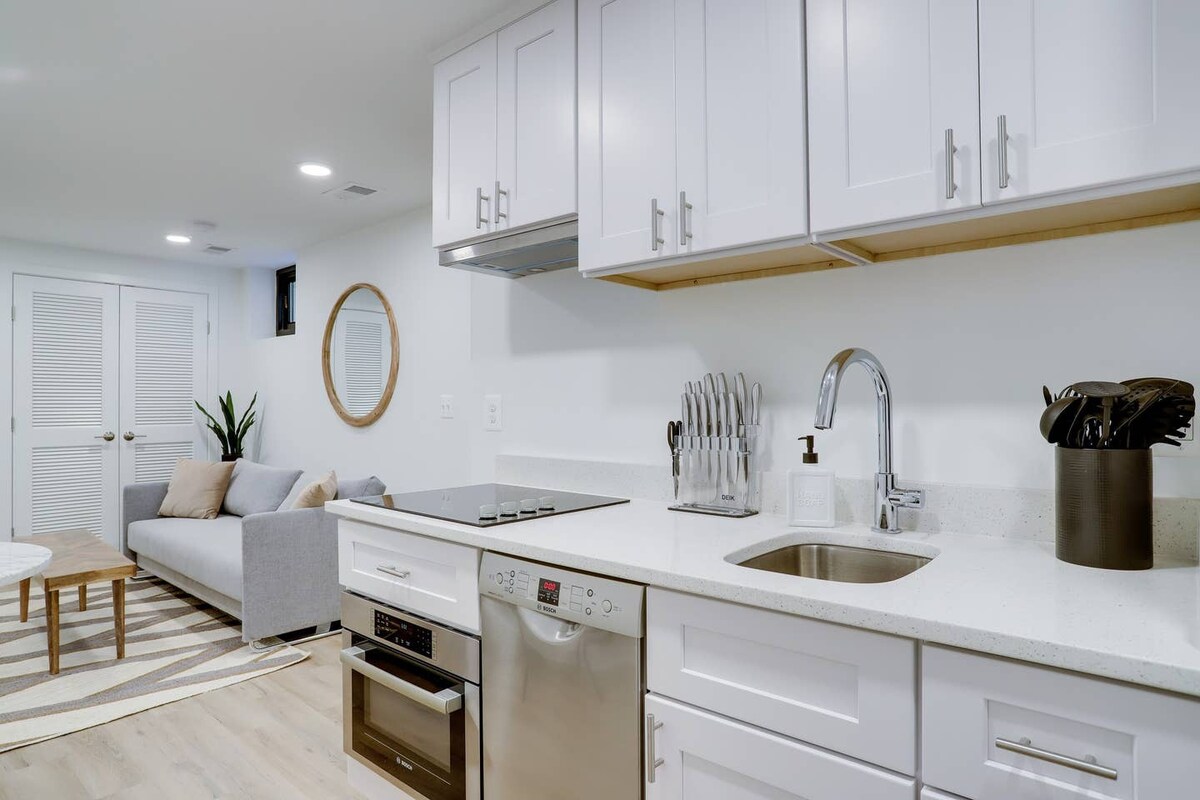 Sojourn the 13th Street Flats unit 12 — District of Columbia, DC — vacation rental