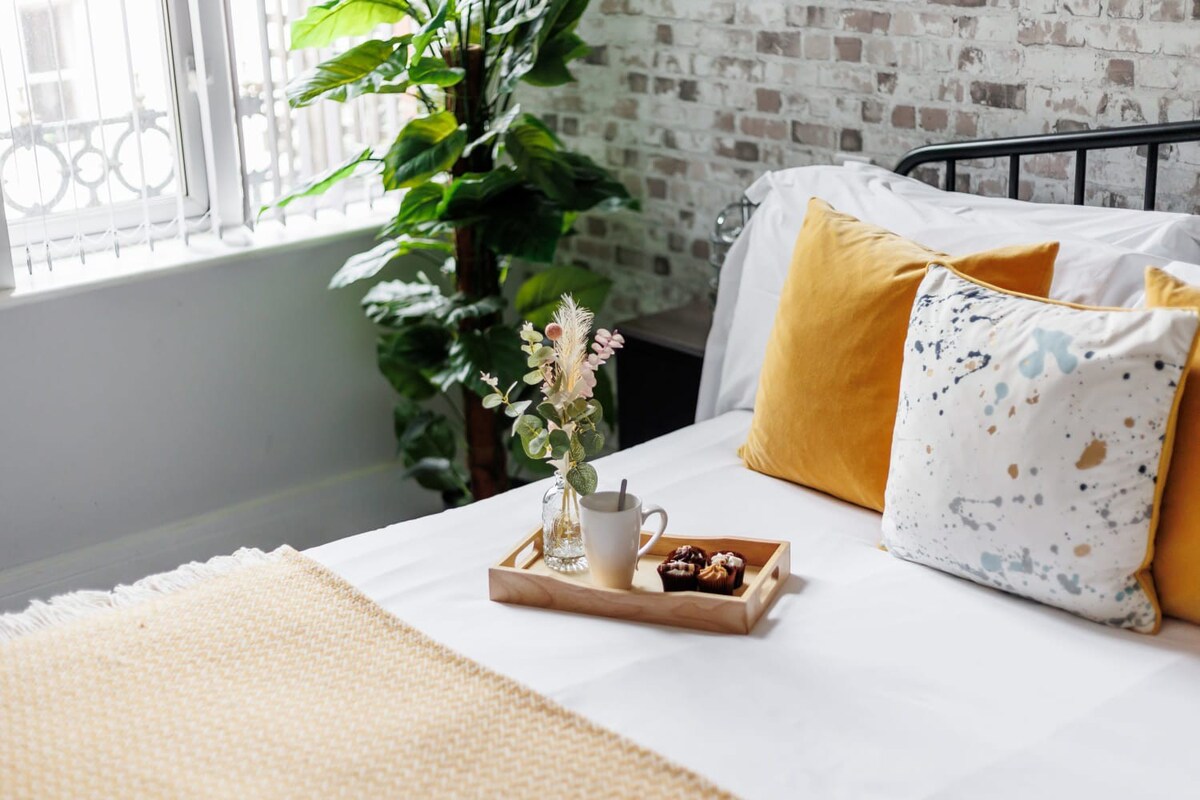 Modern & Stylish 1-Bed Apt w/ Free Parking & Wi-Fi