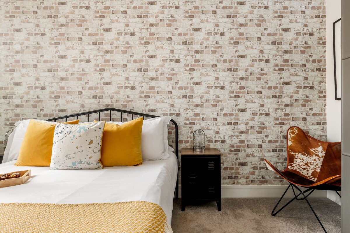Modern & Stylish 1-Bed Apt w/ Free Parking & Wi-Fi