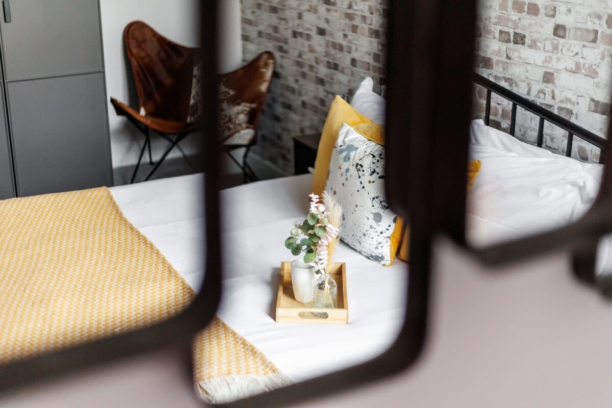 Modern & Stylish 1-Bed Apt w/ Free Parking & Wi-Fi
