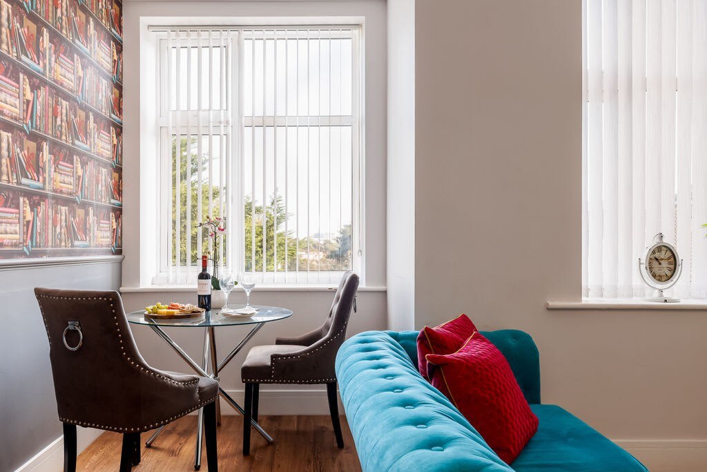 Bright & Beautiful 1-Bed Apt near Beach w/ Parking