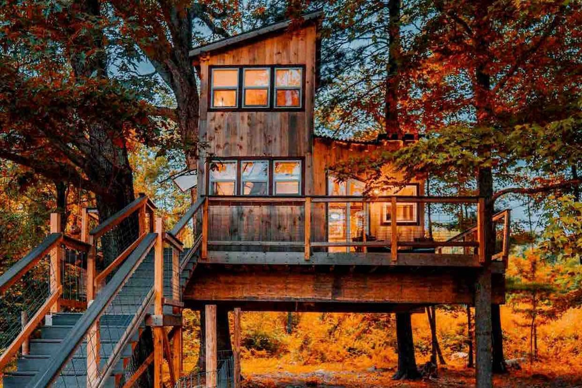 Treehouse - Countryside - Farm Animals - Fire Pit — Willington, CT — vacation rental