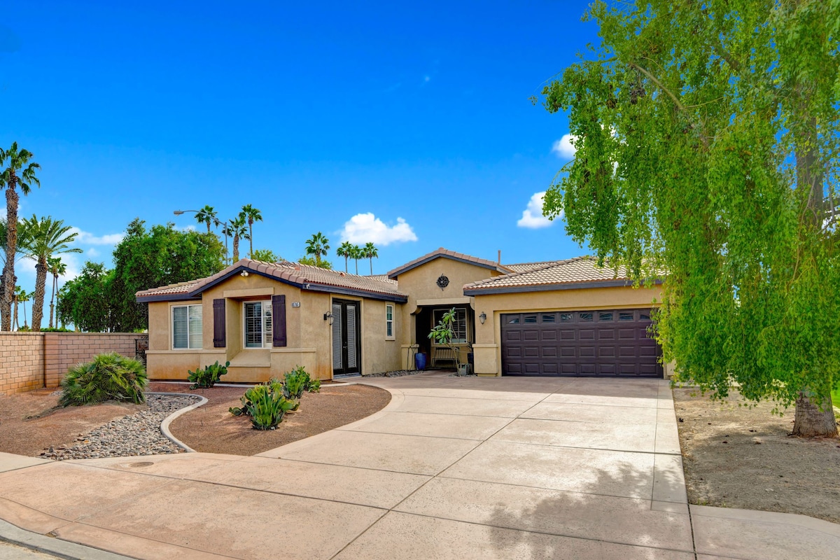 Pool Home. Hot Tub. BBQ. Close to Coachella