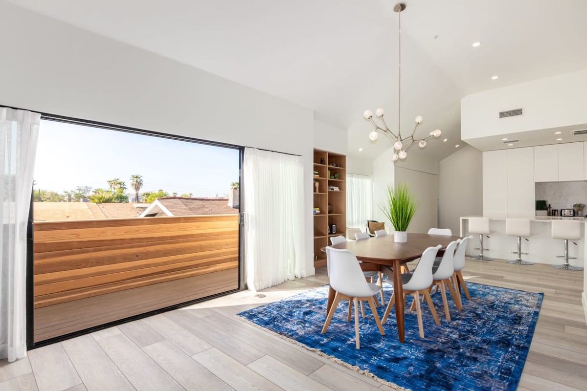 Urban Art Loft - Historic DT Phoenix-Chefs Kitchen — Phoenix, AZ — vacation rental