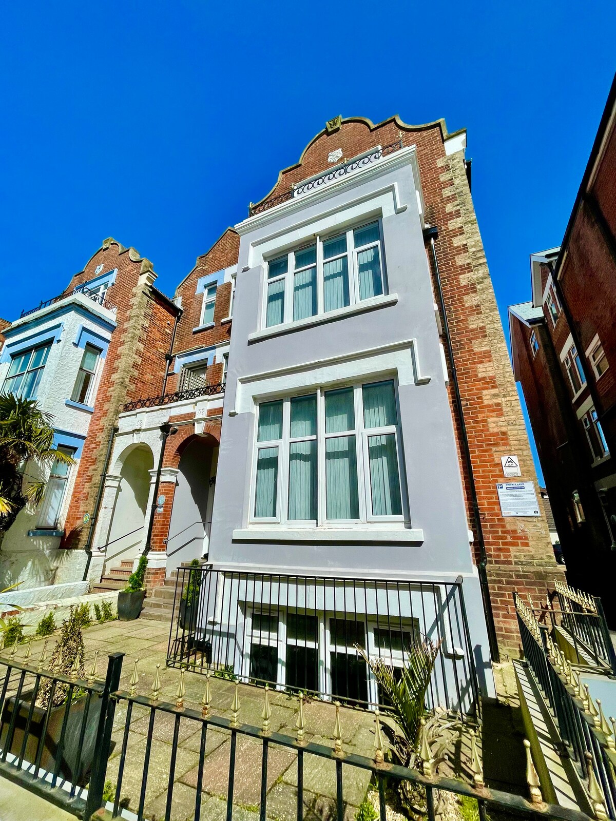 Delightful 1-Bed Studio; Free Parking & Near Beach