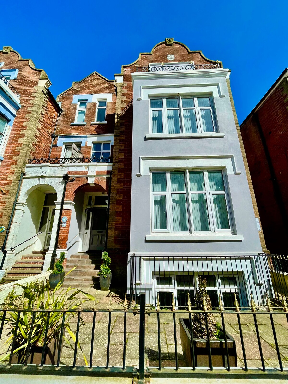 Delightful 1-Bed Studio; Free Parking & Near Beach
