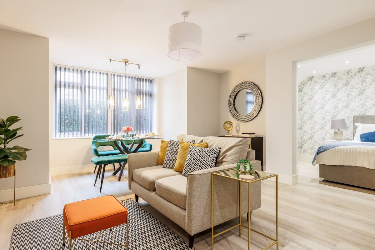 Delightful 1-Bed Studio; Free Parking & Near Beach