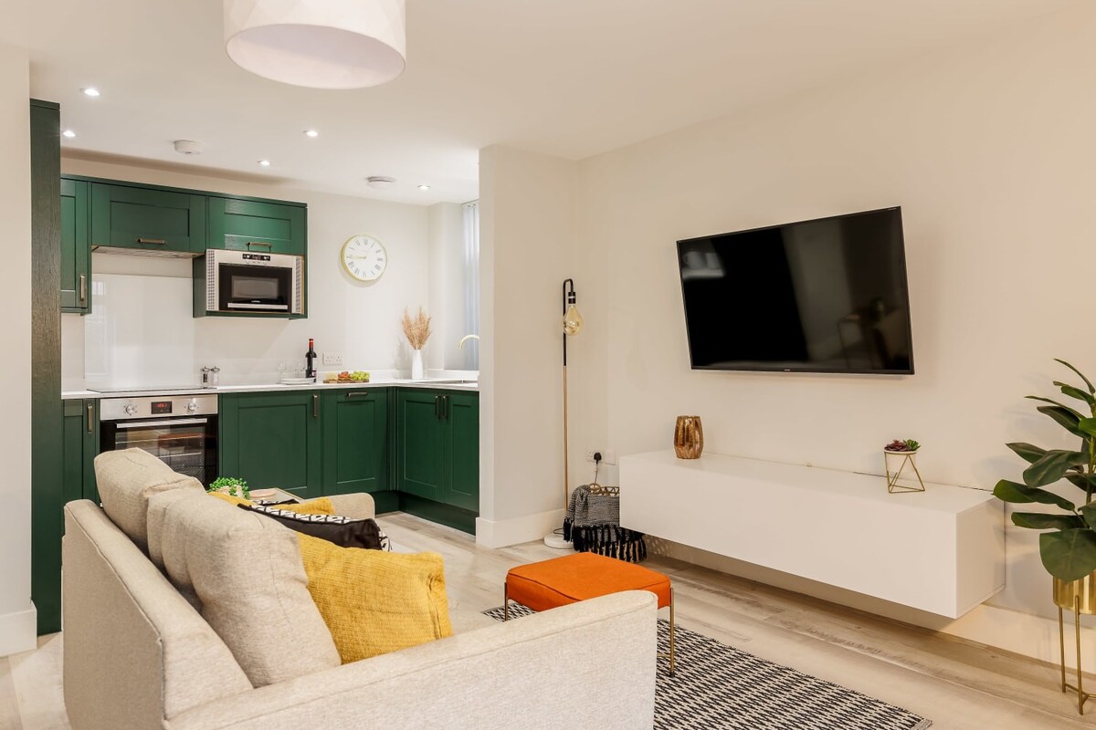 Delightful 1-Bed Studio; Free Parking & Near Beach - Photo 2