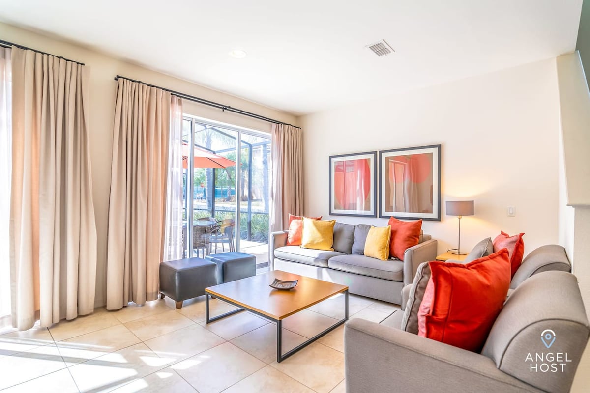 Regal Oaks Townhome | Pool & Slide | 10 Min Disney