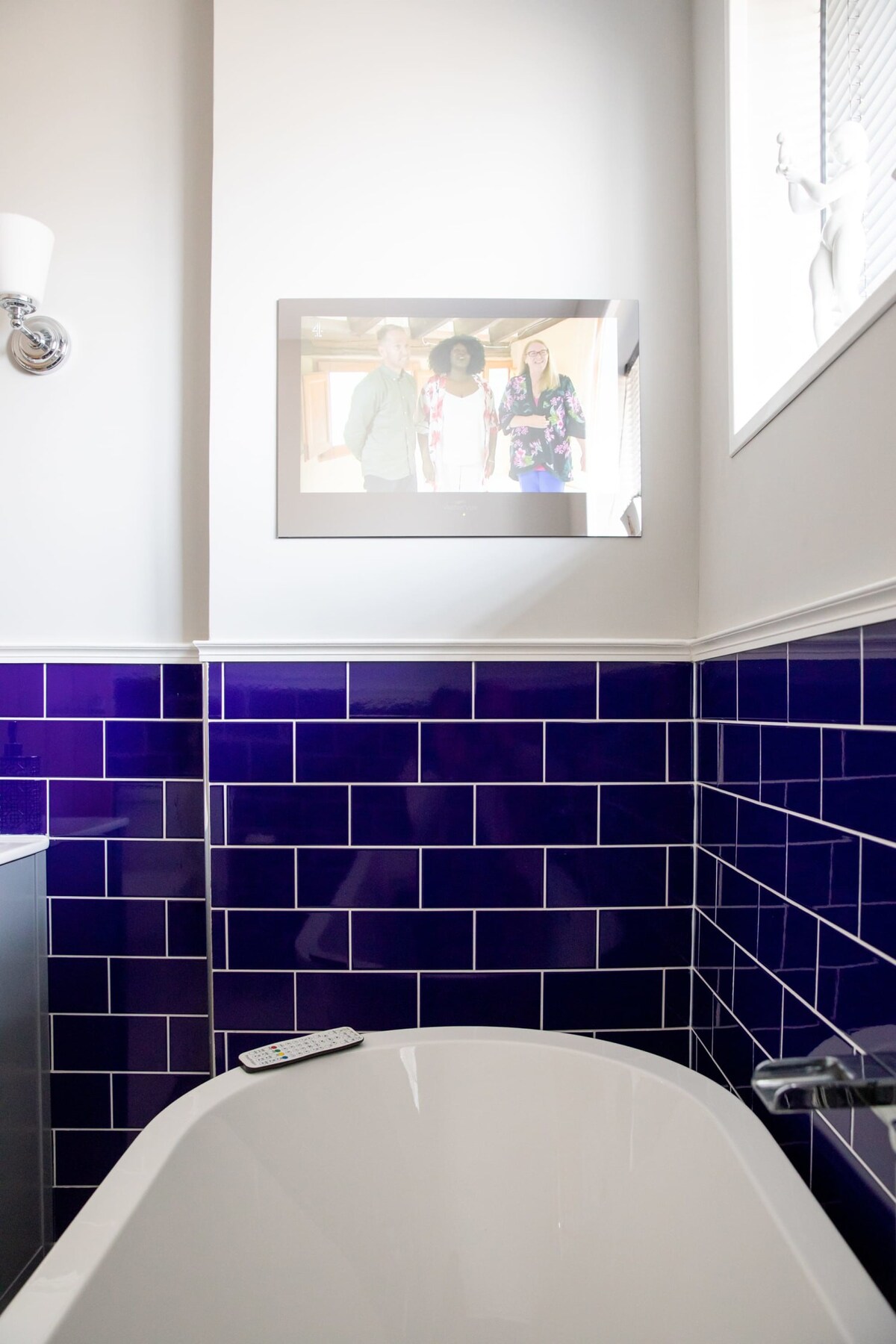 Never miss a second of your favourite show!