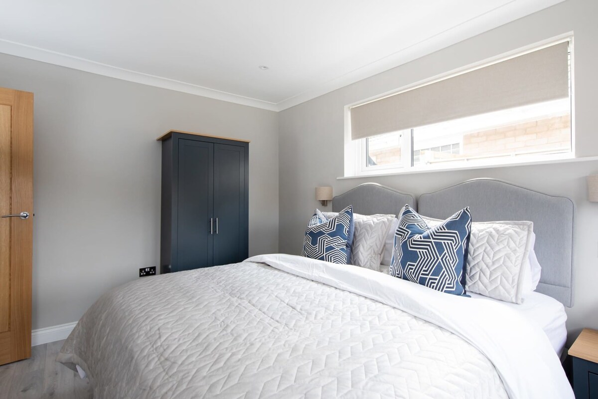 Plenty of room to store your belongings, just like in the master bedroom