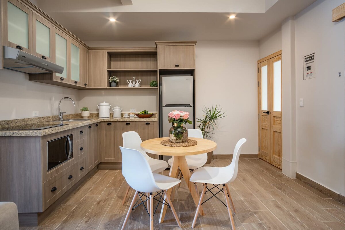 Dining/Kitchen