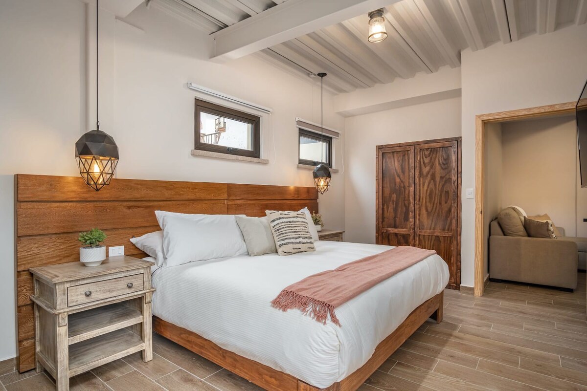 King Bed to Living Room